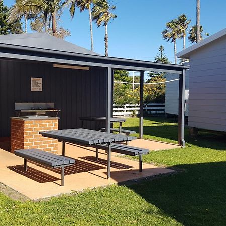 Surfrider Caravan Park Barrack Point Екстериор снимка